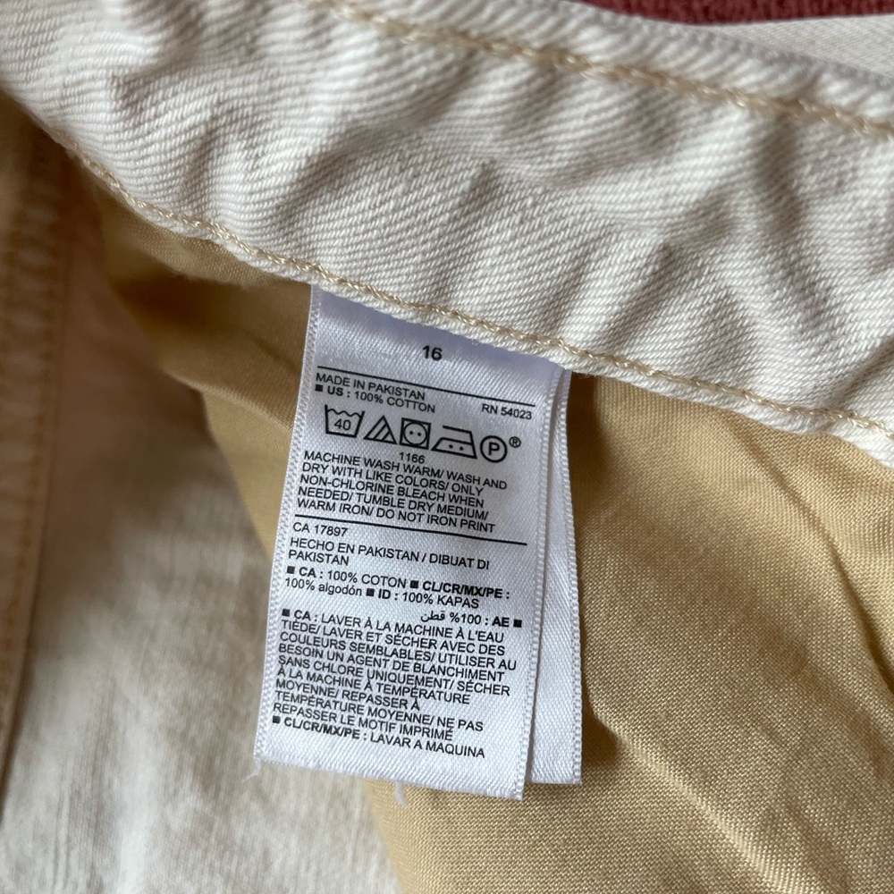 Stylish White/Cream Pants - Picture 3 of 4
